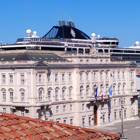 Casa Vacanze Trieste - Vista Piazza Unita Ngoại thất bức ảnh