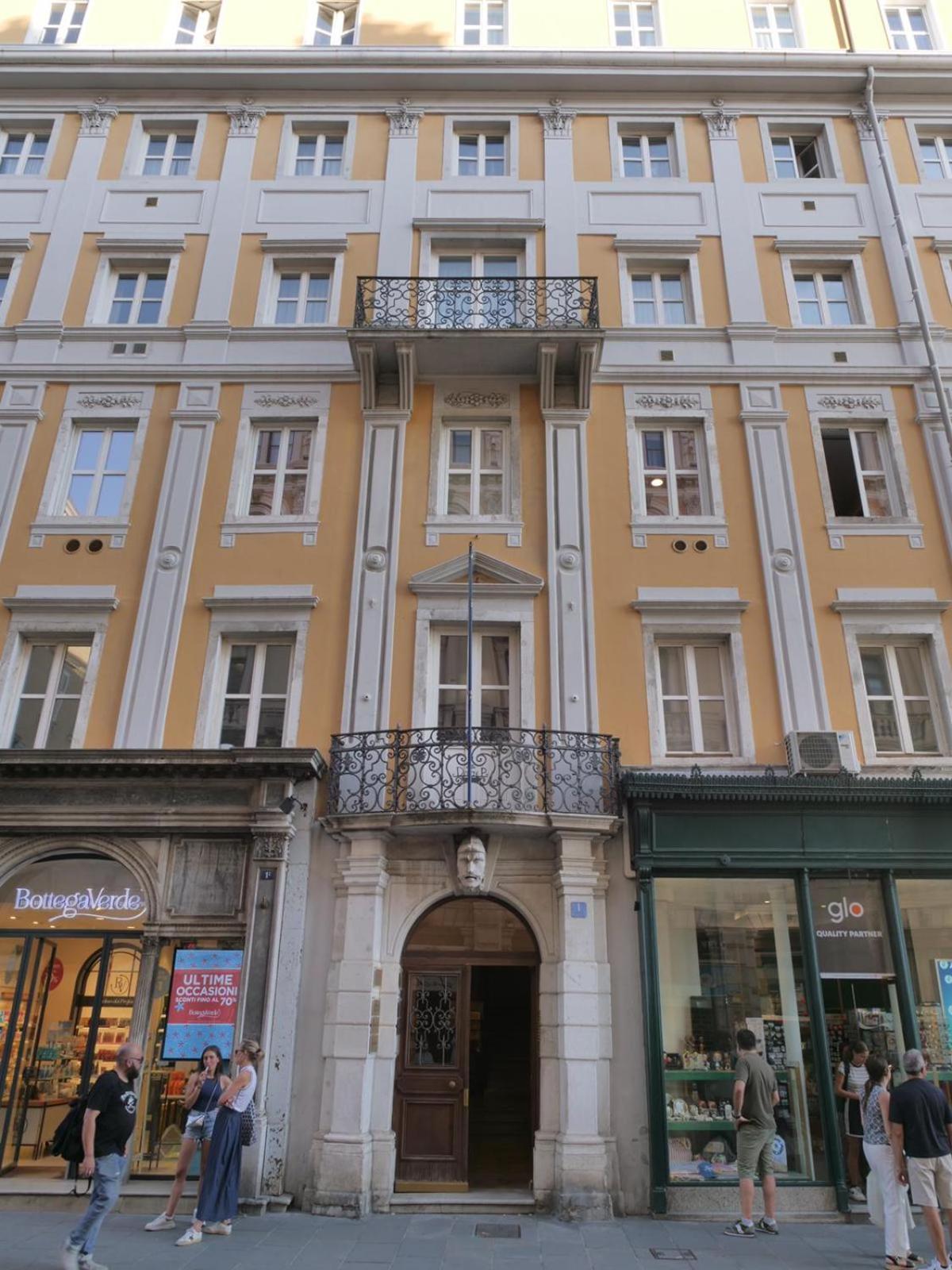 Casa Vacanze Trieste - Vista Piazza Unita Ngoại thất bức ảnh