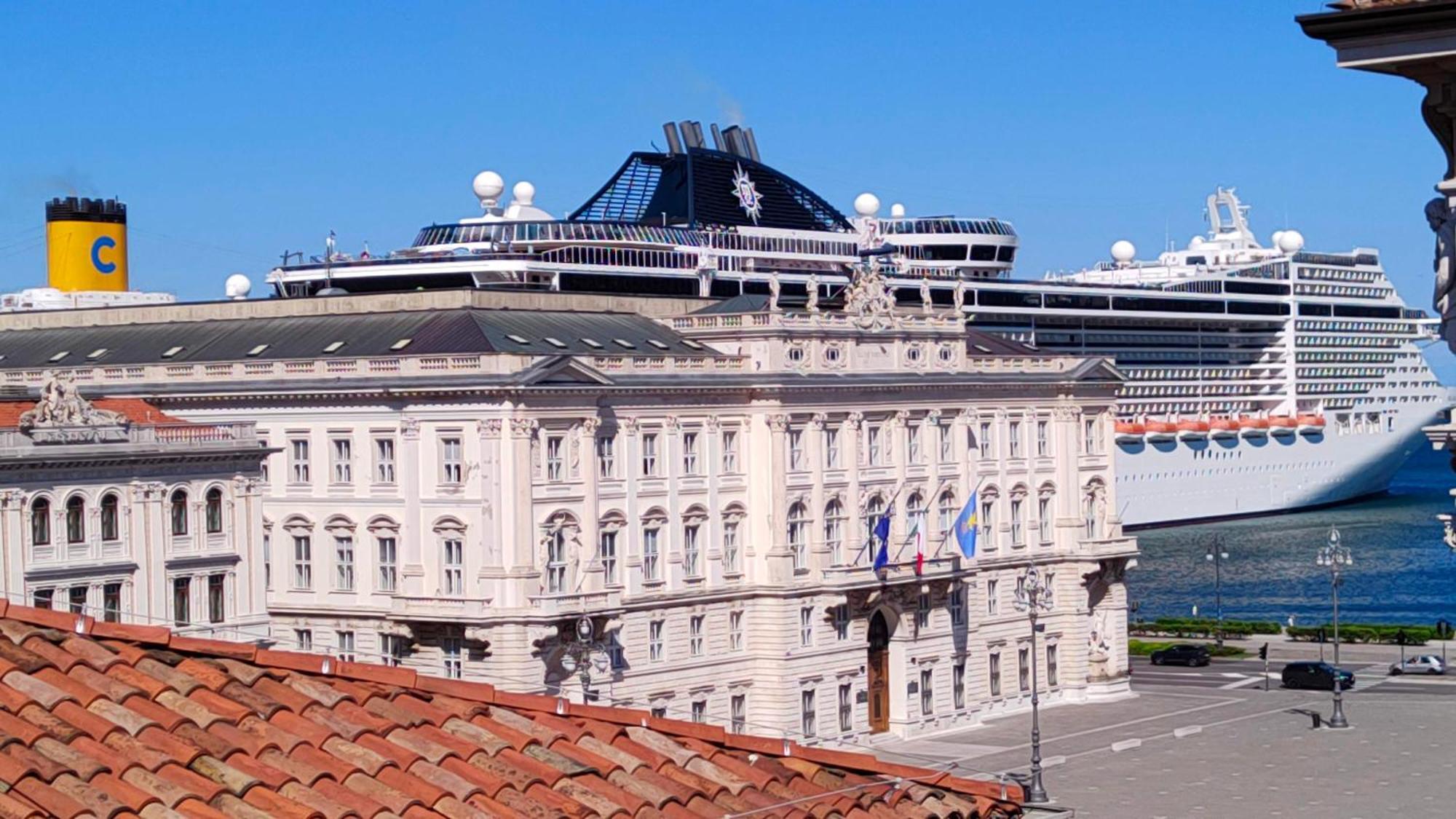Casa Vacanze Trieste - Vista Piazza Unita Ngoại thất bức ảnh